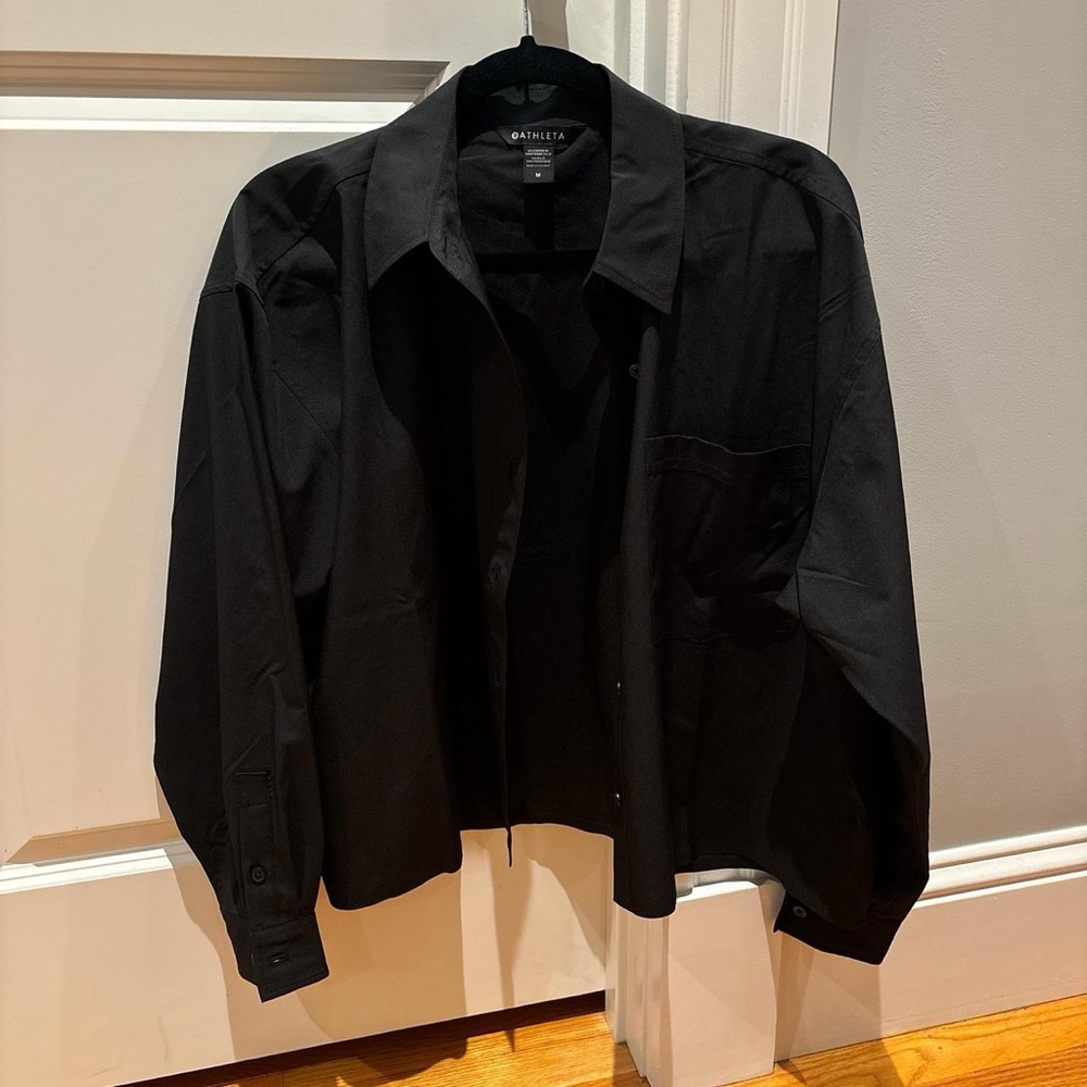 Athleta Cropped Button Down Long Sleeve Shirt